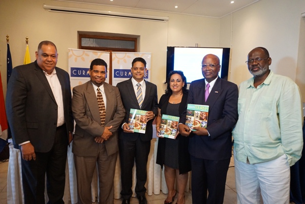 CTB i ICUC a entregá Minister Rhuggenaath buki riba turismo karibense