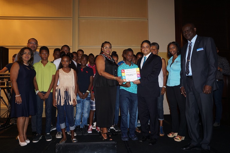 “Dushi Hende t’ Ami; Mi ta ON!” project handed out certificates to 536 youths