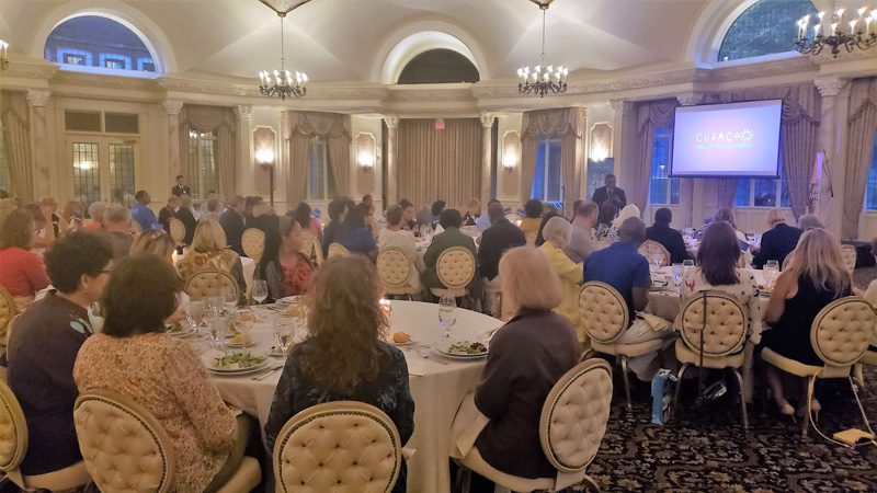 Buelo di United Airlines introdusí durante roadshow di Kòrsou na New Jersey
