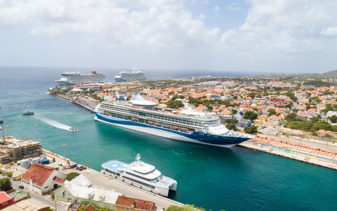Kòrsou a risibí kasi 490 mil turista di estadia na 2022