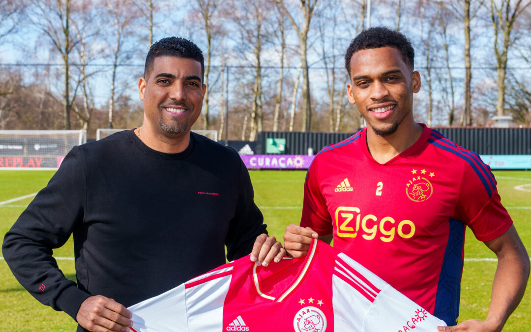 Kòrsou i Ajax ta ekstendé kolaborashon