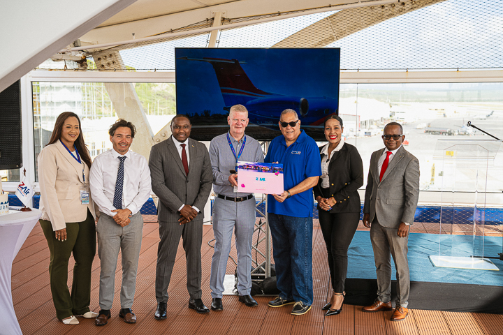 Selebrashon buelo inougural Z Air konektando Kòrsou i St. Maarten