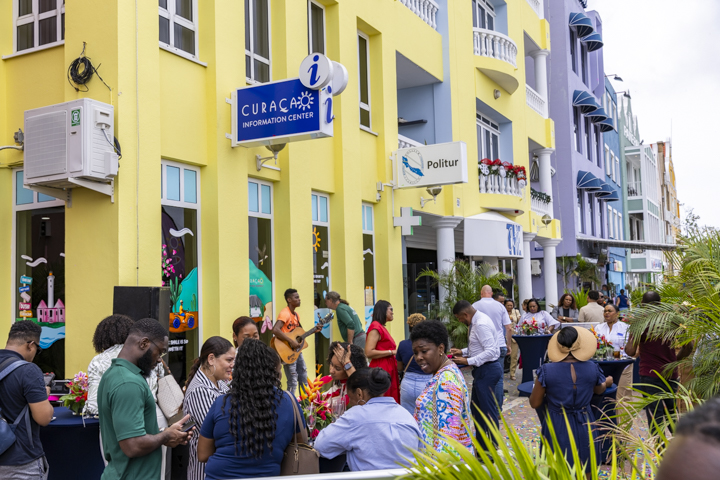 Official Opening Curaçao Information Center to Serve Cruise and Stayover Tourists