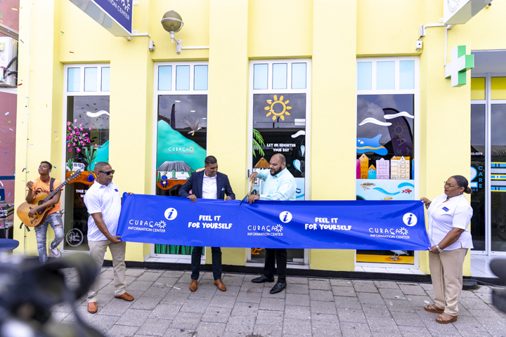 Apertura ofisial Curaçao Information Center pa sirbi turista krusero i di estadia
