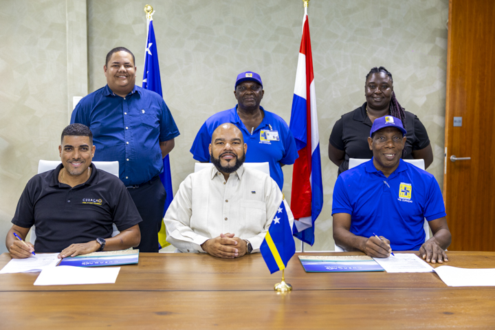 Akuerdo di koperashon entre CTB i Blauwe Kruis pa asistensia médiko di emergensia na playanan